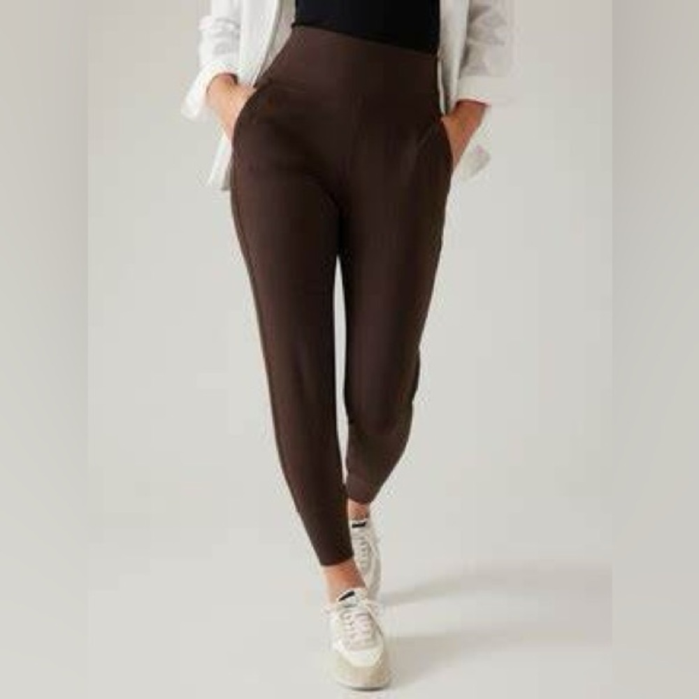 Athleta Venice Mid Rise Jogger in Toasted Brown EEUC Size M